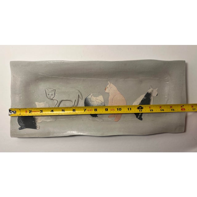 Gray Vintage Kamrass Kiok Nyc Studio Pottery Tray With 5 Cats, Signed For Sale - Image 8 of 9