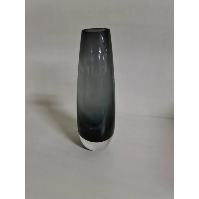 Gray vase in very good condition, minor scratches on the underside