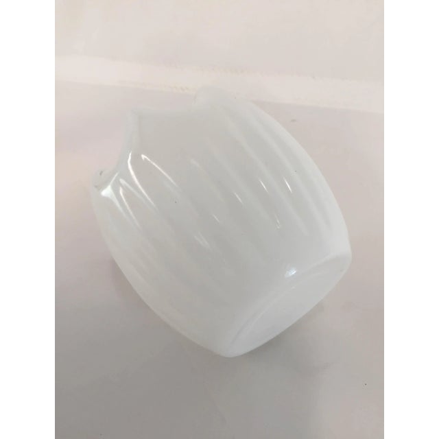 Midcentury Modern Milk Glass Ruffle Vase For Sale In New York - Image 6 of 7