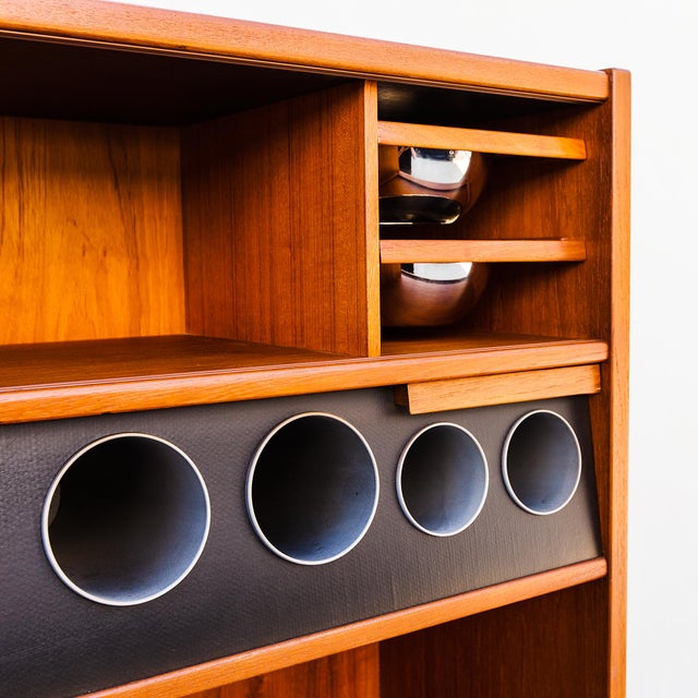 Restored 1960s Danish Modern Teak Dry Bar by Heltborg Mobler For Sale In Los Angeles - Image 6 of 14