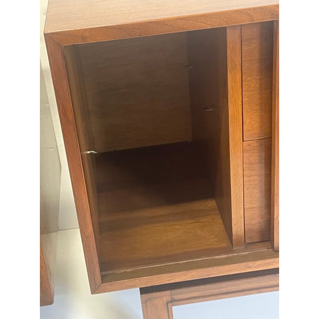 1970s Fine Pair Sculpted Floating American Walnut Nightstands For Sale - Image 9 of 12