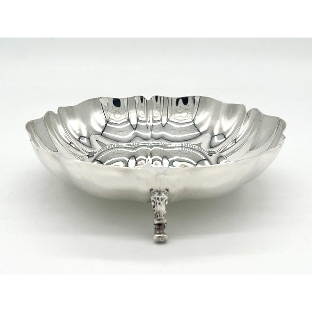Silver Vintage Oneida Silverplate Footed Bowl — Scalloped Rim — Traditional / Hollywood Regency For Sale - Image 8 of 13