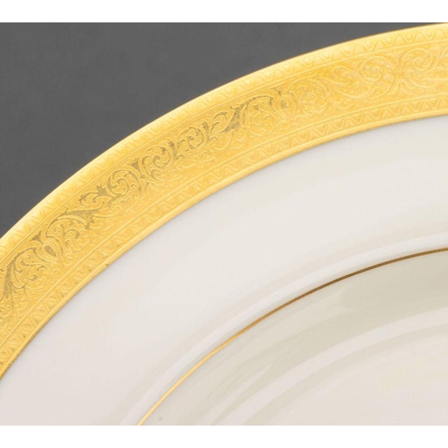 Contemporary Late 20th Century Lenox "Westchester" Porcelain Service, 72 Pcs. For Sale - Image 3 of 15