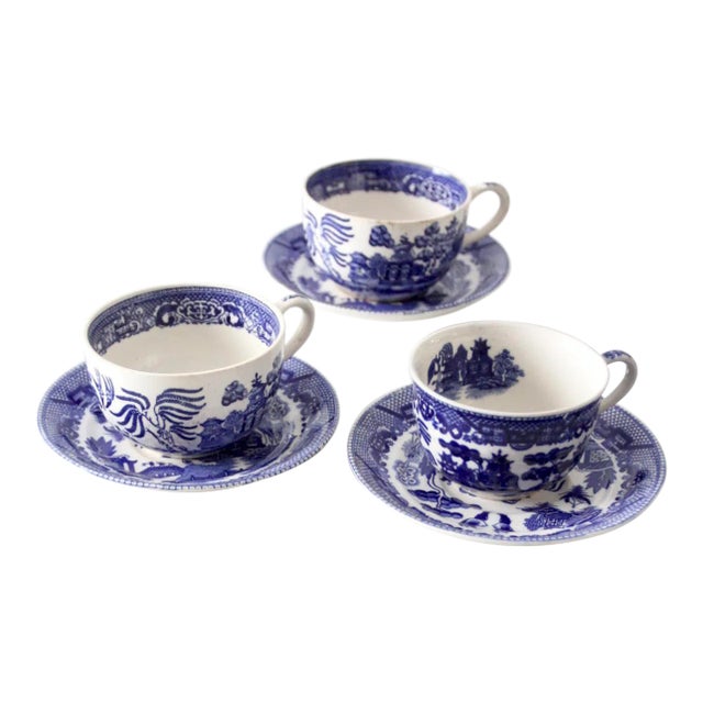 Vintage Blue Willow Tea Cups & Saucers - Service for 3 For Sale