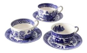 Vintage Blue Willow Tea Cups & Saucers - Service for 3