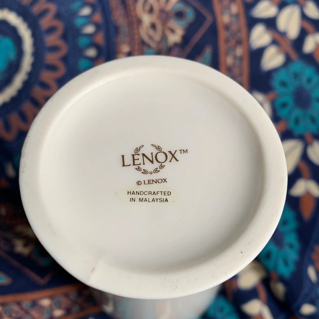 Ivory 1980s Lenox Porcelain Rosebud Collection Vase For Sale - Image 8 of 13