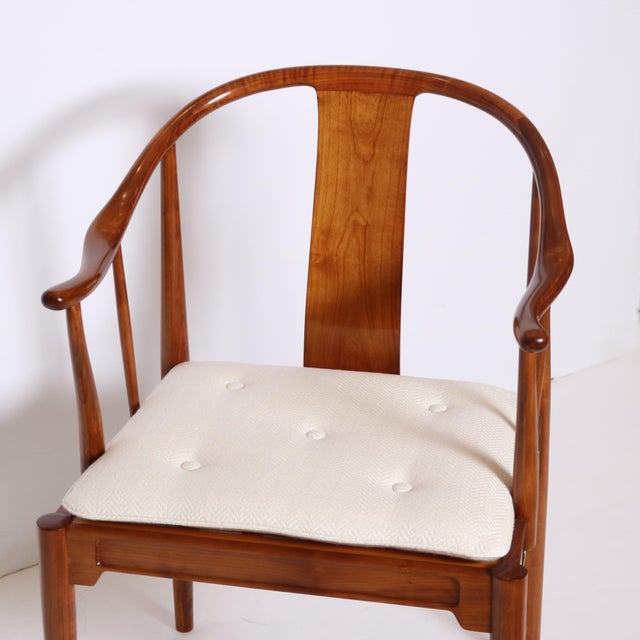 Modern 1960s Pair of China Chairs by Hans J. Wegner for Fritz Hansen For Sale - Image 3 of 9