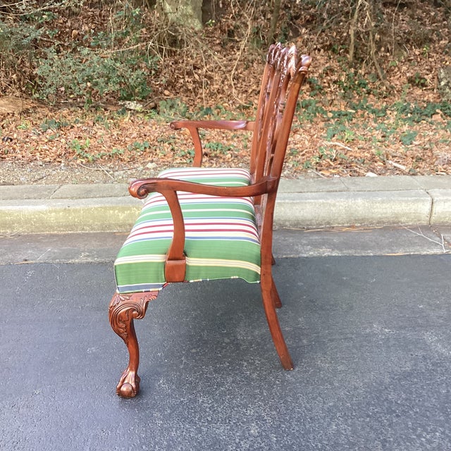 1990s Hickory Chair "Mount Vernon" Chippendale Style Carved Mahogany Settee For Sale In Atlanta - Image 6 of 8