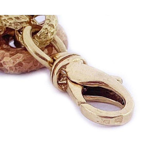 Contemporary Mid 20th Century Hand Hammered 19k Multicolor Gold 5 Heart Charms Chain Bracelet For Sale - Image 3 of 4