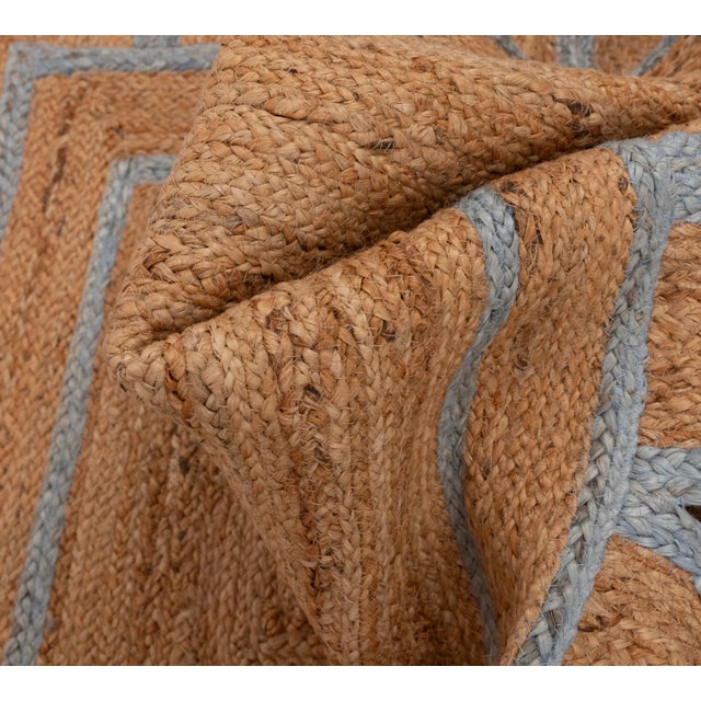 Grey Trim Jute Scallop Braided Handmade Rug - 2'x3' For Sale - Image 12 of 13