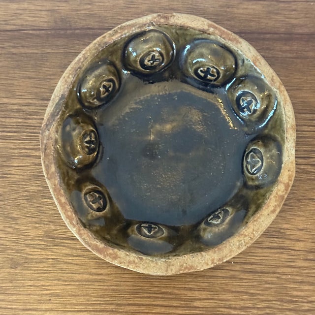 Mid 20th Century Vintage Hand Thrown Studio Pottery Bowl With Impressed Circular Motif For Sale - Image 5 of 5
