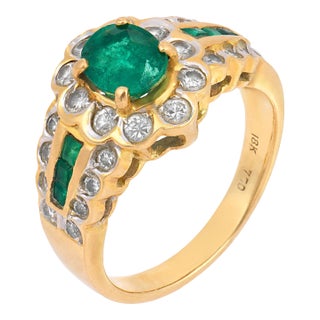 Vintage Emerald Diamond 18k Yellow Gold Cluster Ring, Size 6 For Sale