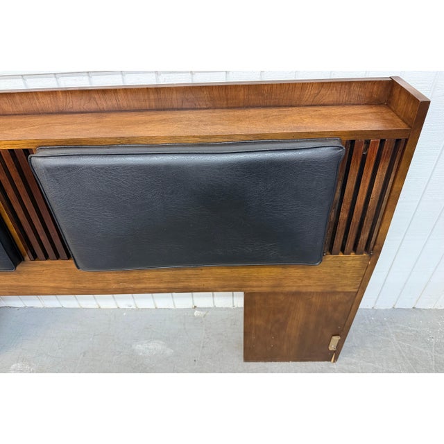 1970s Mid-Century Modern Lane Walnut & Rosewood King Size Headboard For Sale - Image 5 of 10