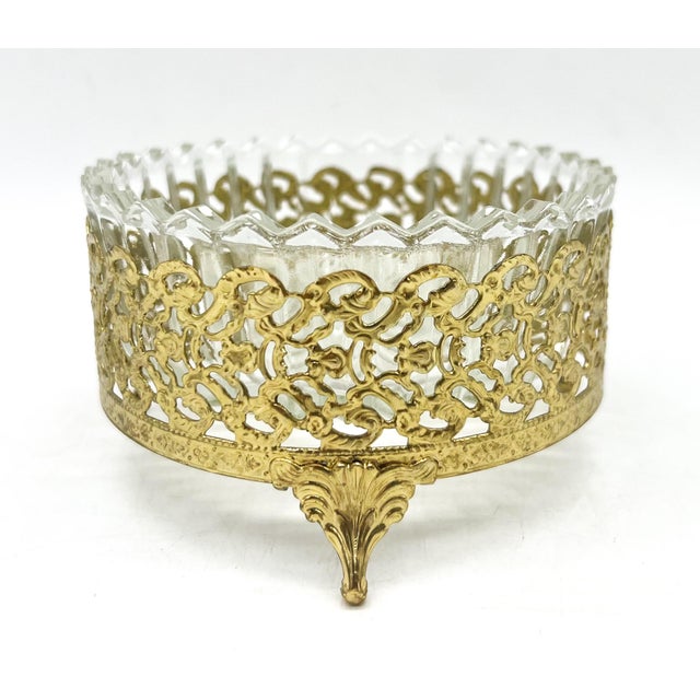 Vintage Hollywood Regency Gold-Tone Filigree & Glass Footed Dish — Candy / Nut Bowl / Vide Poche For Sale - Image 9 of 15