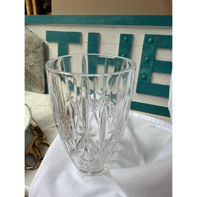Up for consideration is a beautiful heavy crystal floral vase. This would look lovely in your home and it is a great find...