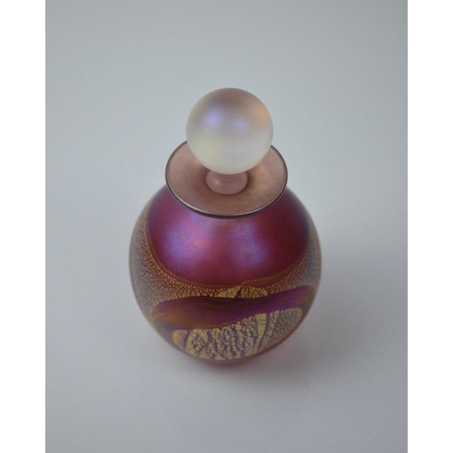 Pink and Gold Iridescent Glass Perfume Bottle from Isle of Wight, 1970s For Sale - Image 10 of 12