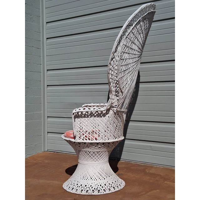 Vintage Russell Woodard spun fiberglass Mid Century, Hollywood Regency, Peacock Balloon Back Throne Chair is HIGHLY...