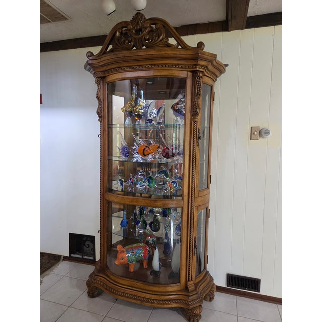 A Pulaski Furniture Company Serpentine Front Oak Curio Cabinet. For Sale - Image 4 of 7