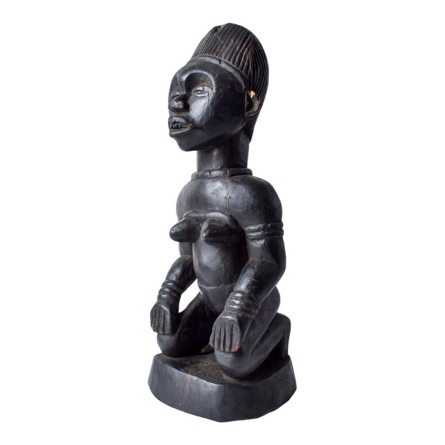 Early 20th Century Kongo Kneeling Female Wood Figure For Sale