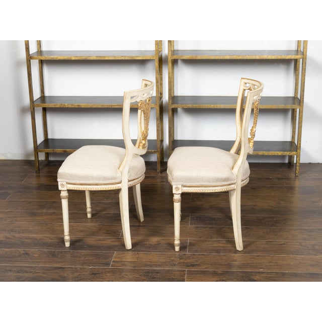 Pair of English 1900s Neoclassical Style Painted and Gilt Chairs with Feathers For Sale In Atlanta - Image 6 of 11