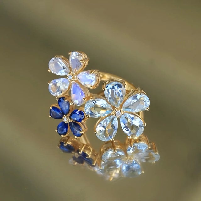 Nina Zhou Aquamarine Moonstone Sapphire Diamond Flower Blossom Cocktail Ring in 14k Yellow Gold, size 7 For Sale In Los Angeles - Image 6 of 7