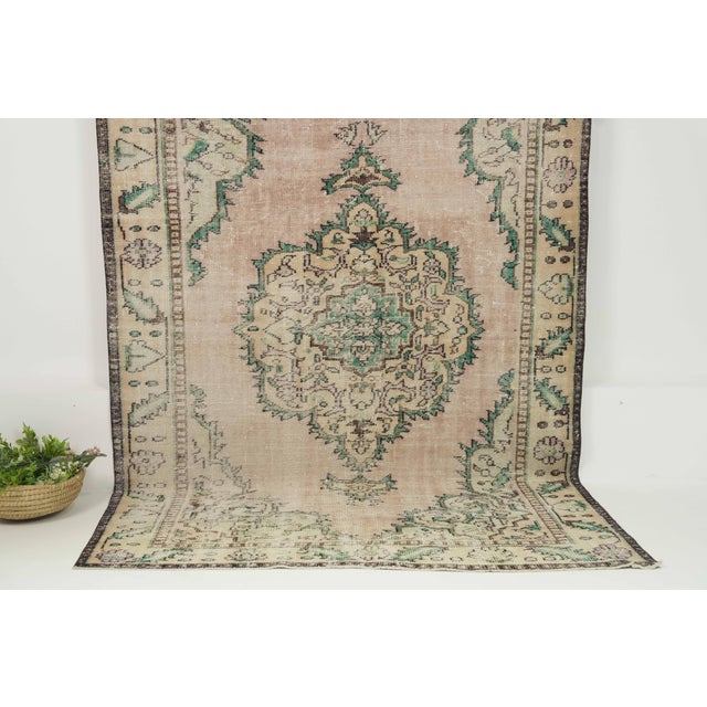 Turkish 1970s Vintage Turkish Handmade Wool Cotton Beige Area Rug For Sale - Image 3 of 13