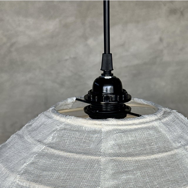 Japanese-Style Teardrop-Shaped Pendant Light in Rattan and Natural Linen, 1980s For Sale - Image 3 of 18