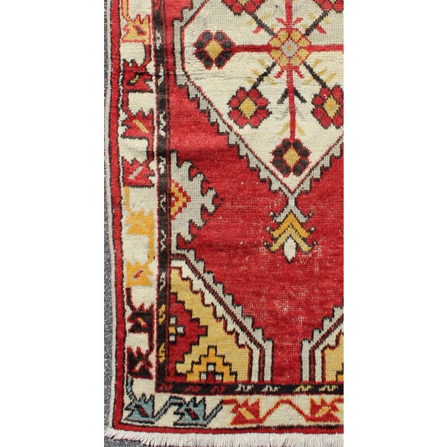 Tribal Tribal Medallion Vintage Turkish Oushak Rug in Red, Brown, Gray, Yellow For Sale - Image 3 of 7