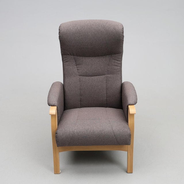 1980s Set of Lounge Chair with Ottoman by Hjort Knudsen, 1980s For Sale - Image 5 of 12
