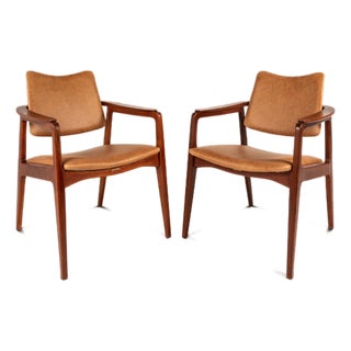 Set of Two ( 2 ) Model 132 Accent Chairs by Sigvard Bernadotte for France & Son France & Daverkosen Sold by John Stuart, Denmark, C. 1953 For Sale