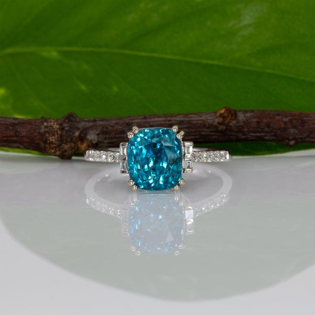 5.4Ct Blue Zircon Ring With Natural Diamond Accents: Solid 14k Gold, Size 6.75 For Sale In Columbus - Image 6 of 10