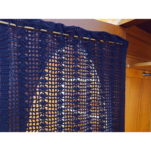 This exceptional Art Deco wardrobe from the 1930s combines elegant proportions, warm cherry veneer, and high-quality...