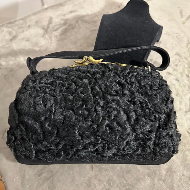 1950s An Elegant 1950s Italian Evening Bag For Sale - Image 5 of 13