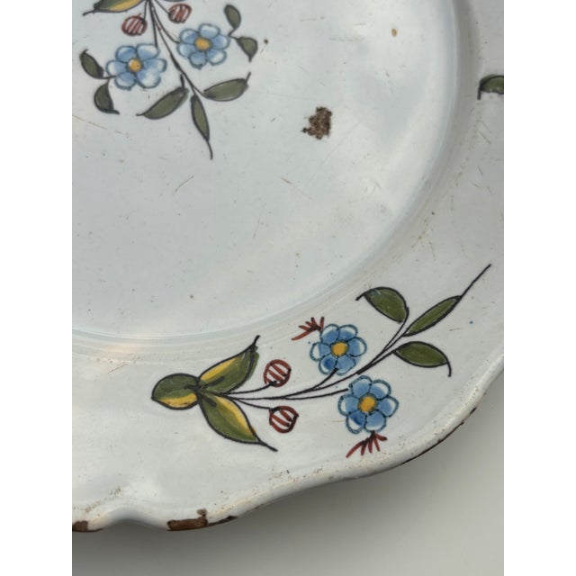 Antique Plates from Moustiers, 1760, Set of 2 For Sale - Image 16 of 18