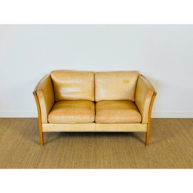 Mid-Century Modern Vintage Scandinavian Sofa in Beige Leather and Wood from Stouby, 1960s For Sale - Image 3 of 18
