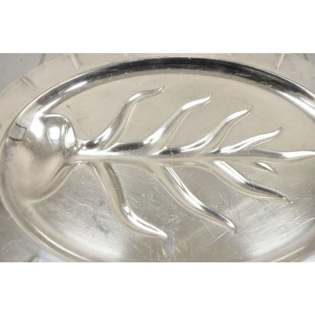 Mid 20th Century International Silver Co "Early American" 4133 Oval Meat Cutlery Serving Platter For Sale - Image 9 of 11