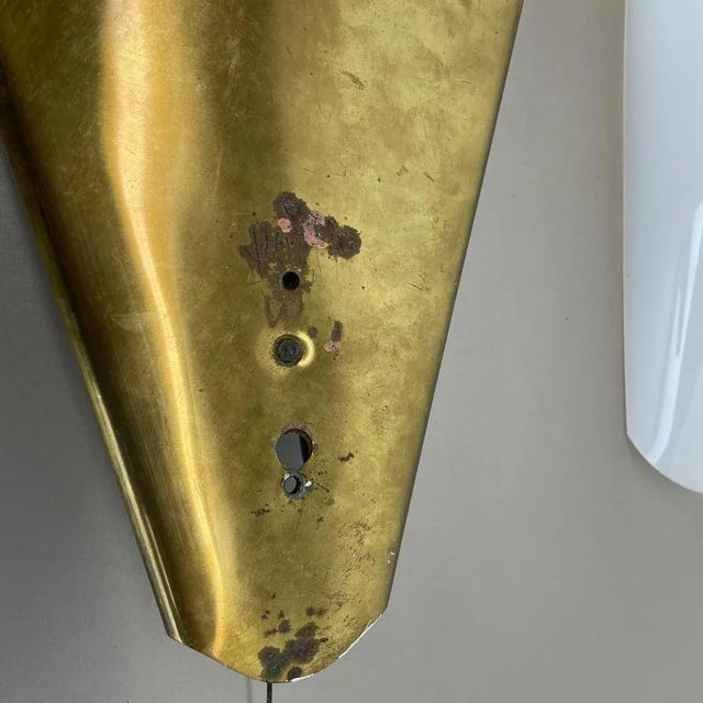 Minimalist Brass and Acrylic Glass Wall Light in the style of Stilnovo, Italy, 1950s For Sale - Image 18 of 18