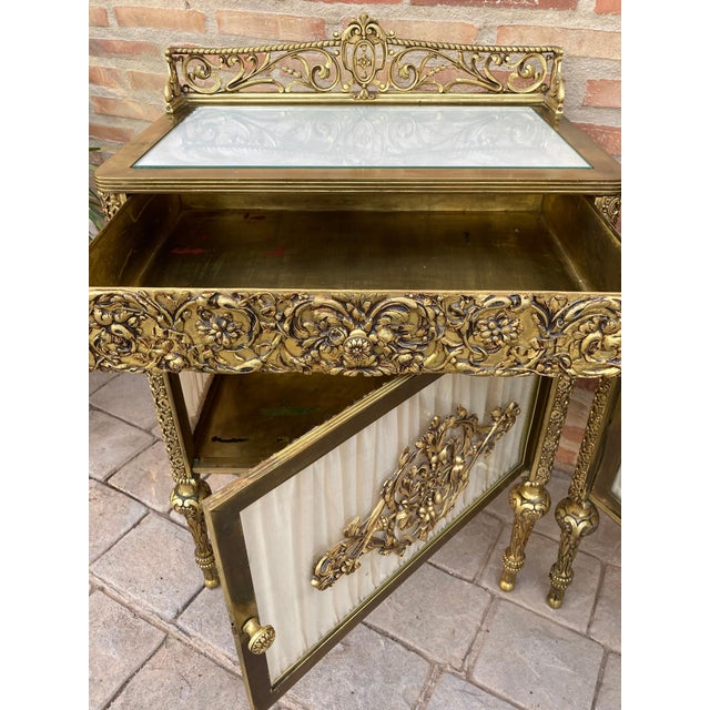 19th Century French Bronze Vitrine Nightstands with Glass Doors and Brass Drawer For Sale In Miami - Image 6 of 18