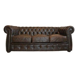 Chesterfield Three Seater Club Sofa from Zigarrenbraun For Sale