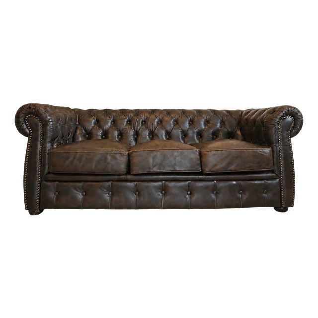 Chesterfield Three Seater Club Sofa from Zigarrenbraun For Sale