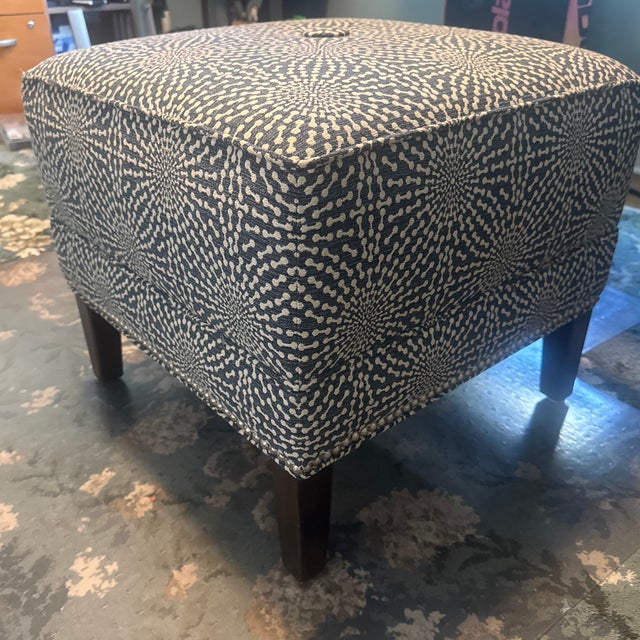 Ethan Allen Square Geometric Sunburst Medallion Ottoman For Sale In Providence - Image 6 of 12