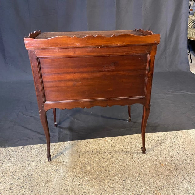 French 18th Century Regency 5-Drawer Petite Commode Chest of Drawers For Sale - Image 11 of 11