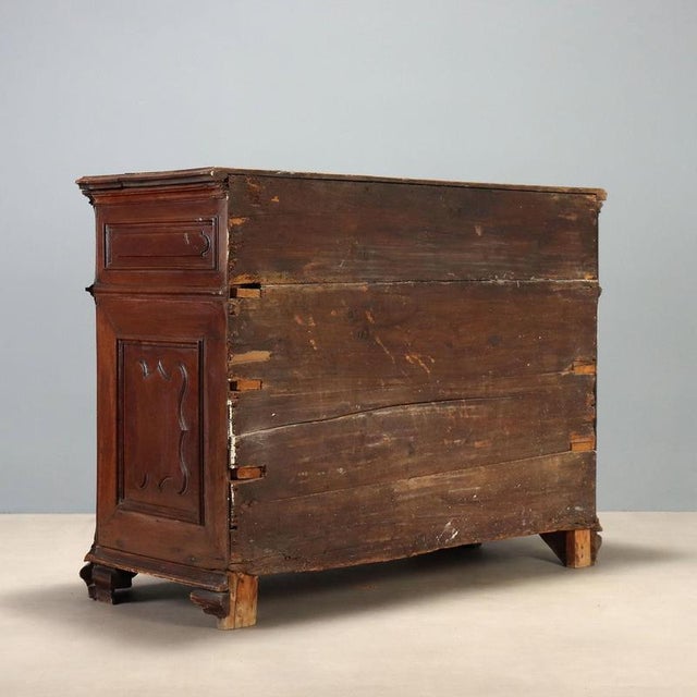 Early 18th Century Baroque Walnut Canterano For Sale - Image 12 of 14