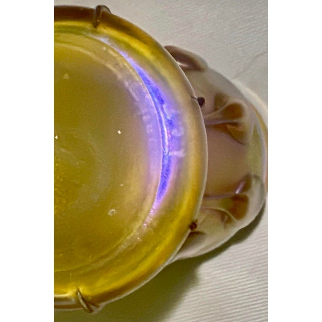 Art Nouveau 1900s Louis Comfort Tiffany Favrile Glass "Tadpole" Cabinet Vase- Art Nouveau, Signed on the Ground Pontil With "l.c.t.". For Sale - Image 3 of 9