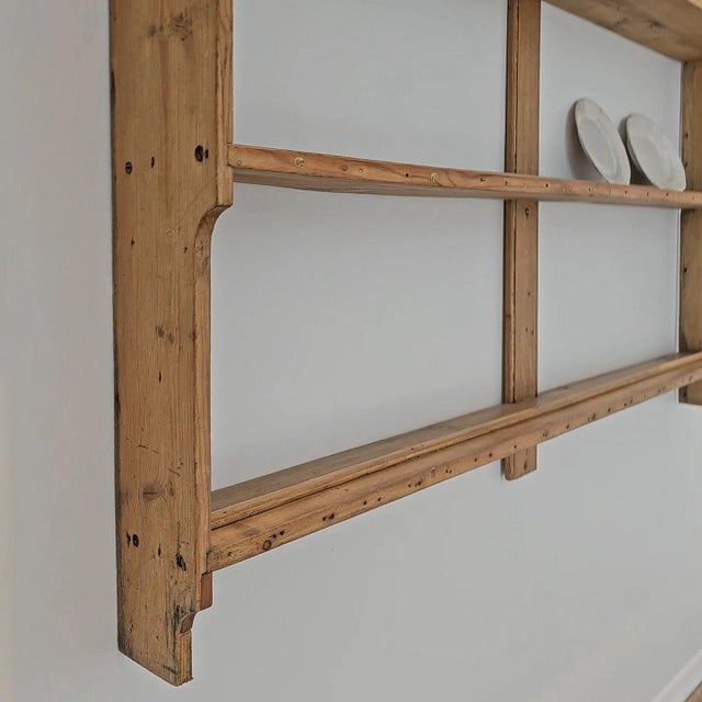 Antique English Pine Wall Plate Rack - Circa 1870 For Sale In Orlando - Image 6 of 11