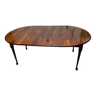 Vintage Queen Anne Style Round Dining Table With 2 Leaves For Sale