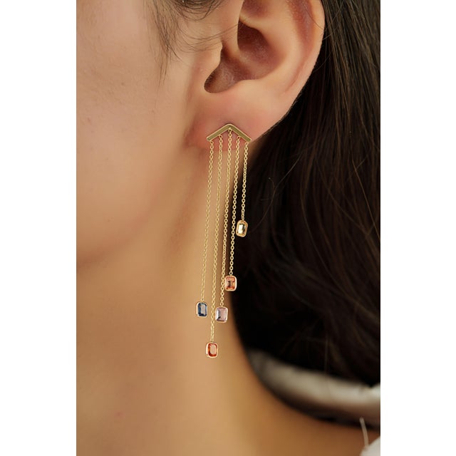 Contemporary 2.43ct Multi Sapphire Long Chain Drop Earrings in 14k Yellow Gold- A Pair For Sale In New York - Image 6 of 12