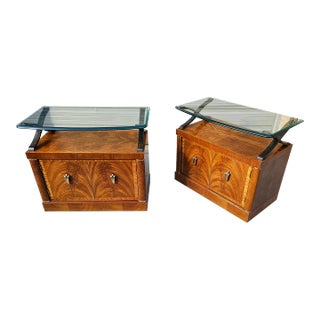 Late 20th Century Pair of Contemporary Henredon Floating Glass Top Nightstands For Sale