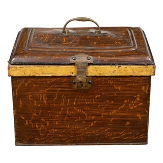 French 1890s Rustic Painted Tôle Box with Wood Grain Finish and Goldenrod Accent For Sale