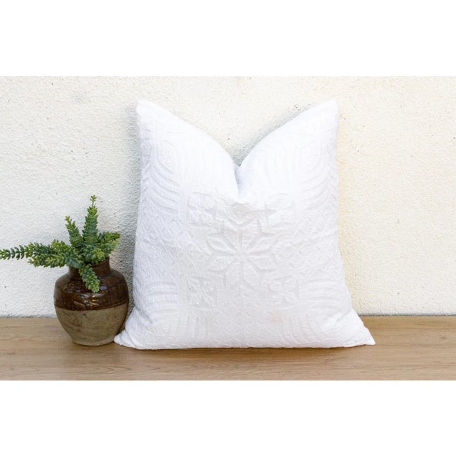 This decorative pillow cover is a beautiful tapestry of history and refined artistry. It features an exquisite array of...